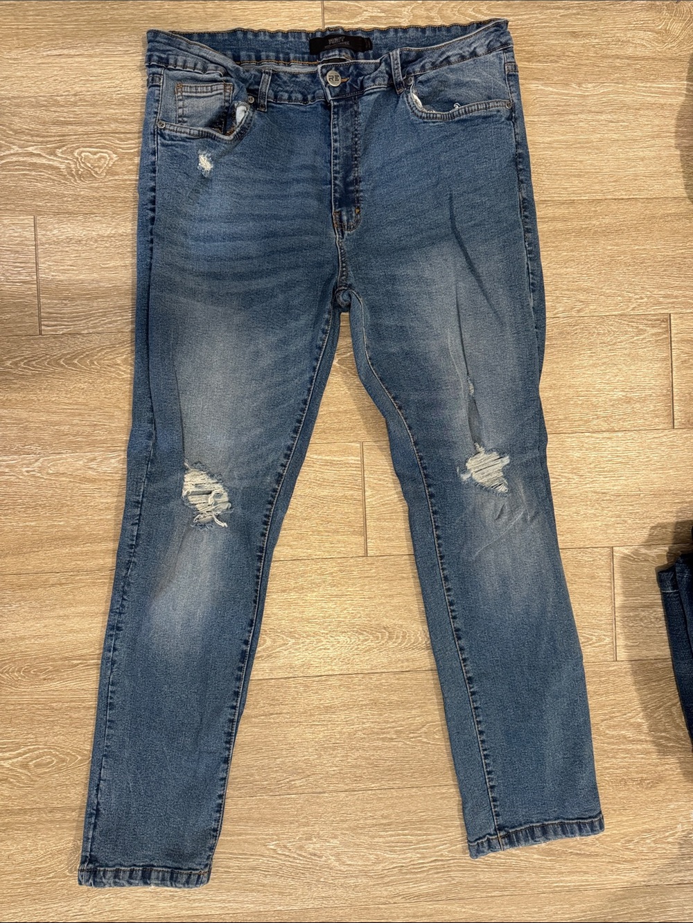 Riot empire Distressed Mid-Blue Jeans size 40x32